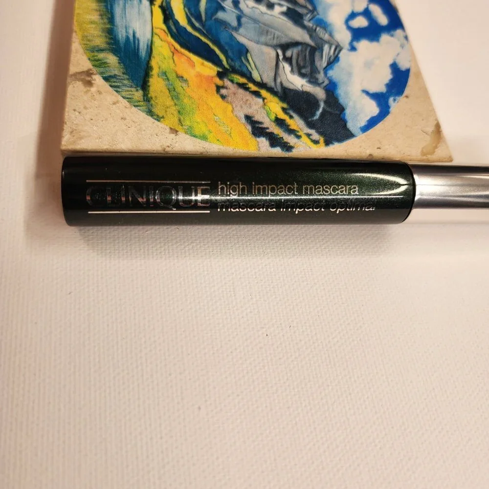 Clinique FULL SIZE High Impact Volumizing Mascara